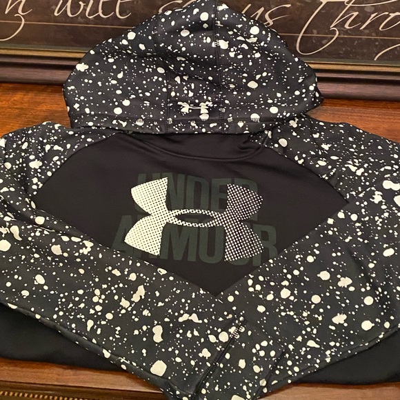 UA Hoodie Boys XL. No stains, rips, or tears. Very good condition. - Picture 2 of 2
